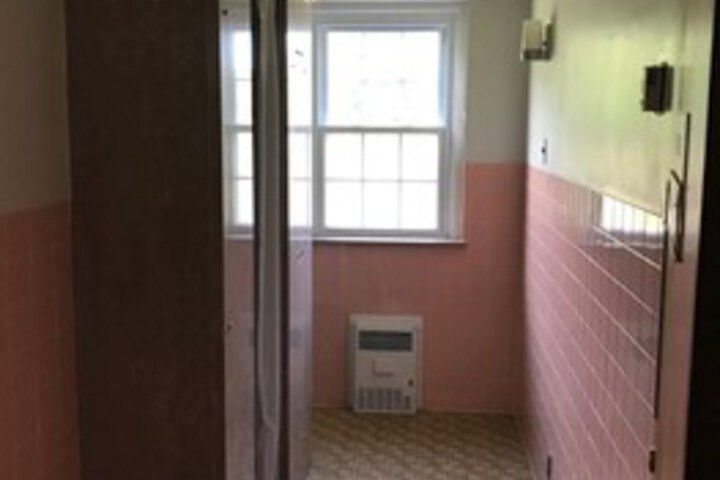 Room 13 of 108