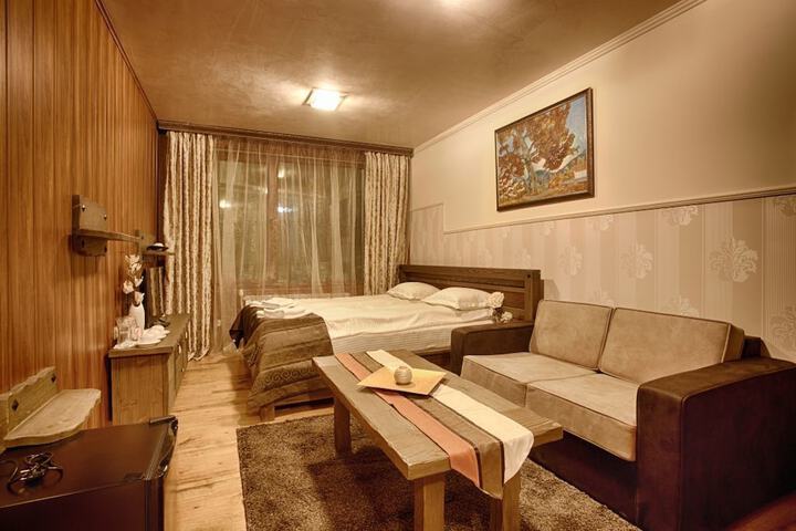 Room 6 of 34