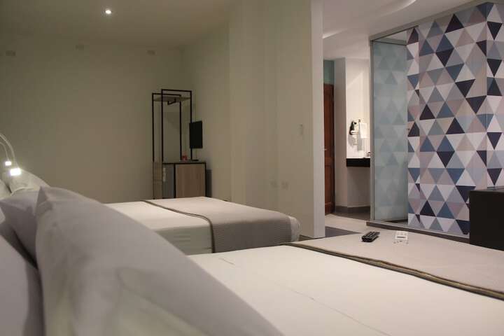 Room 43 of 118