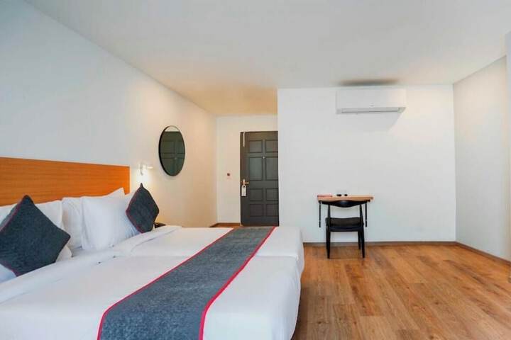 Room 5 of 14