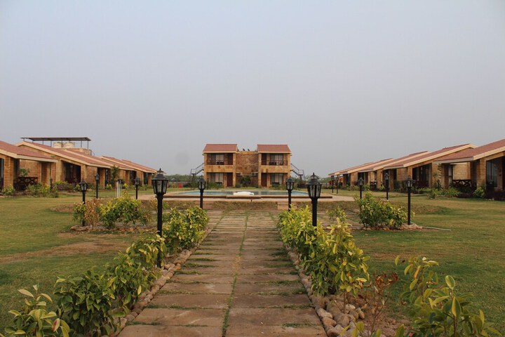 Room 6 of 75