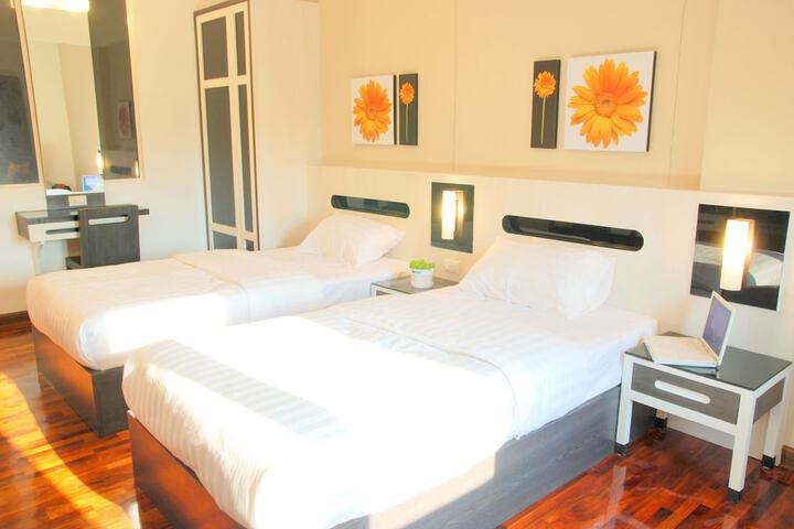 Room 15 of 34