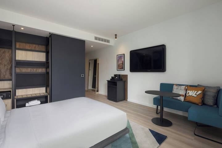 Room 20 of 80
