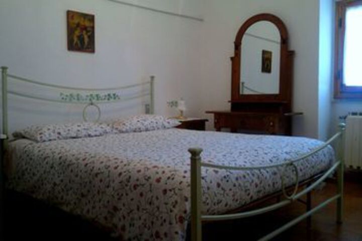 Room 10 of 27