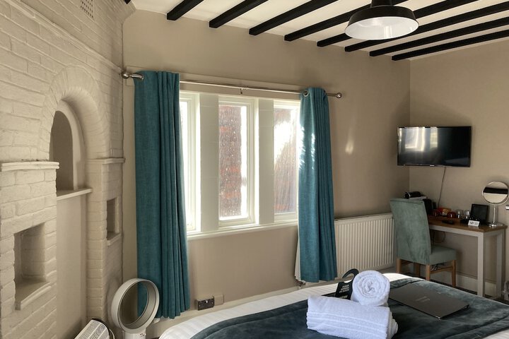 Room 18 of 33