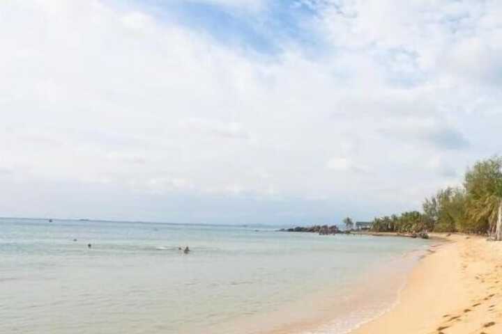 Beach 75 of 83