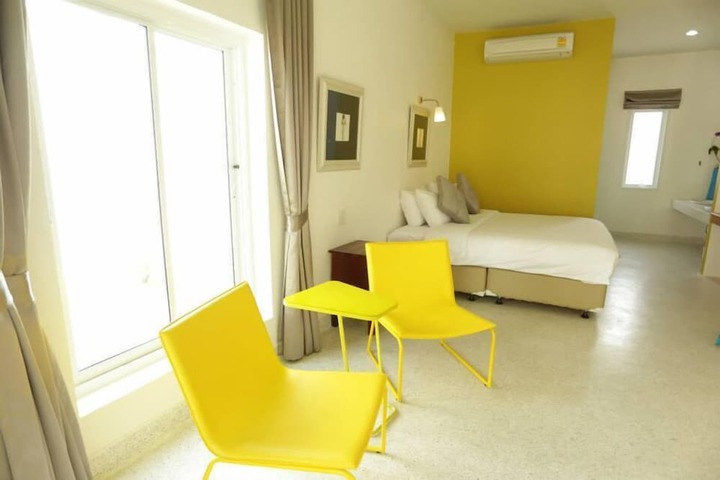 Room 4 of 15