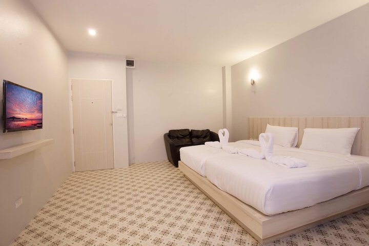 Room 9 of 30