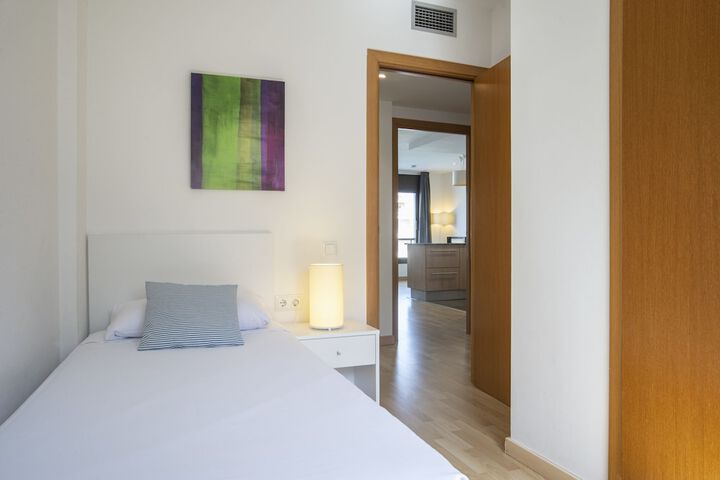 Room 9 of 32