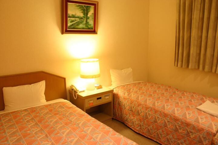 Room 16 of 50