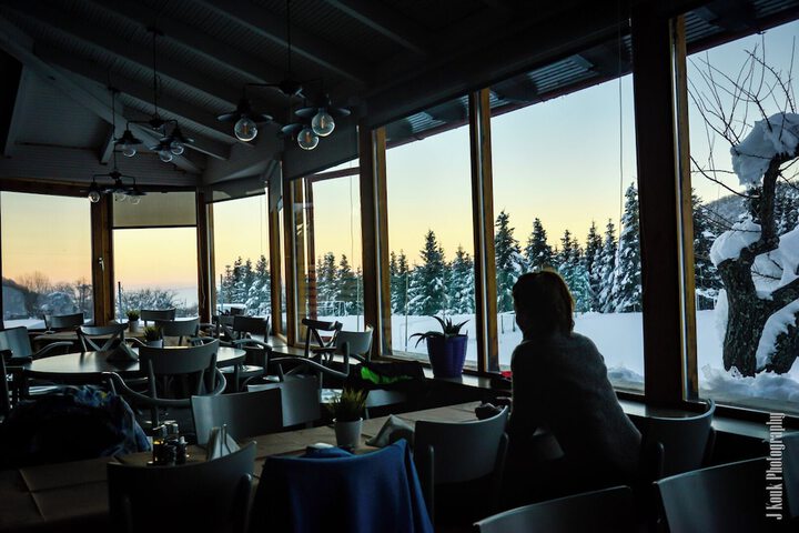 Dining 24 of 32