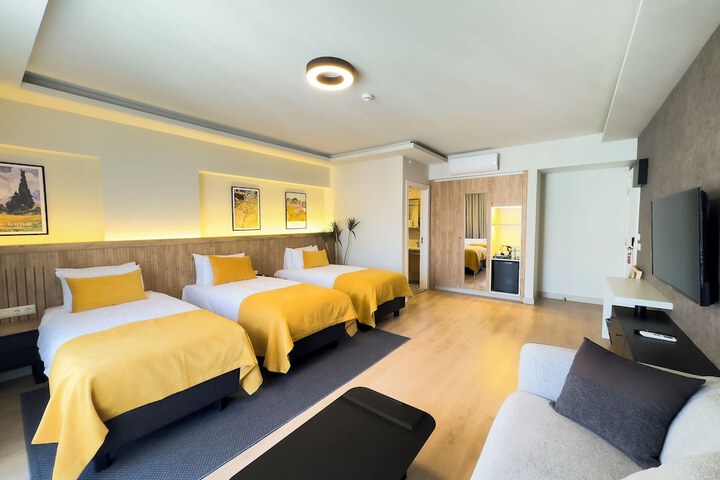 Room 19 of 81