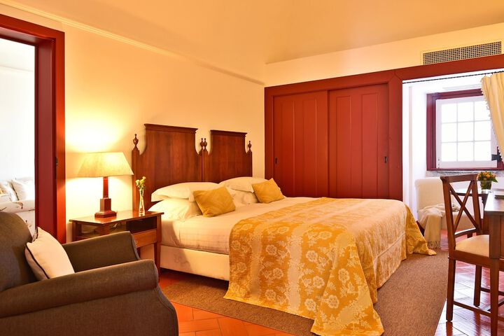 Room 14 of 32