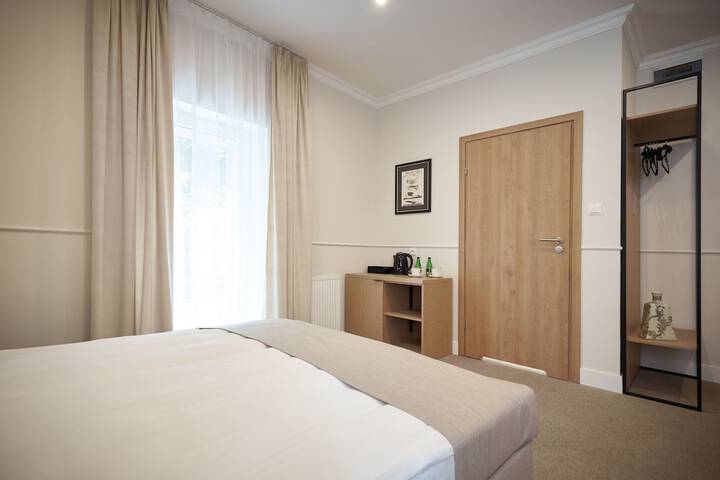 Room 8 of 73