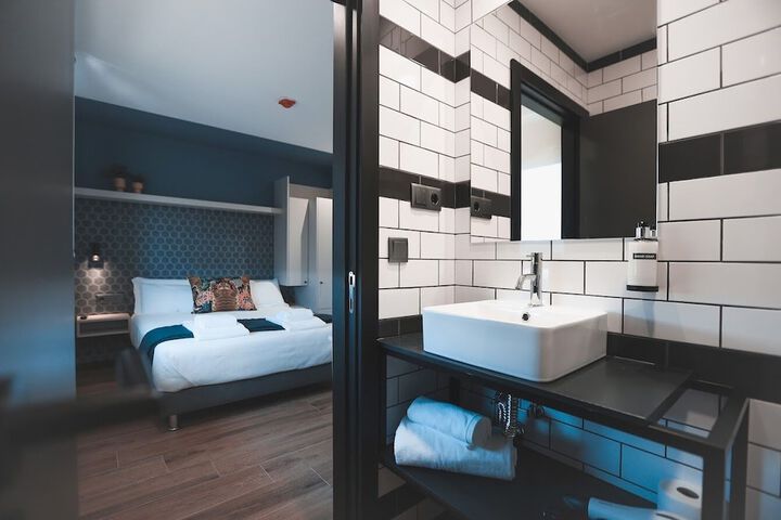 Room 19 of 53
