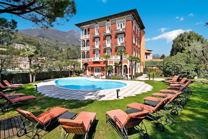 Pool Hotel