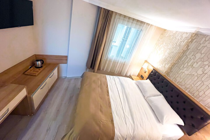 Room 7 of 23