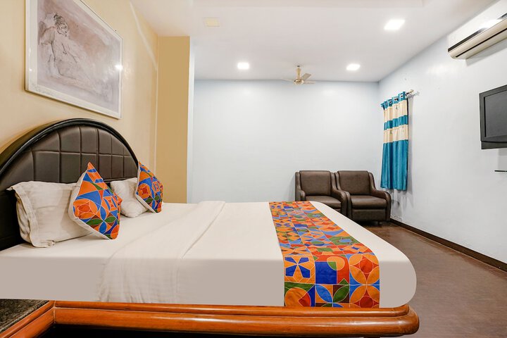 Room 11 of 27
