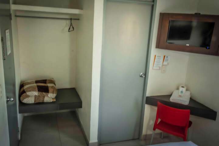 Room 15 of 36