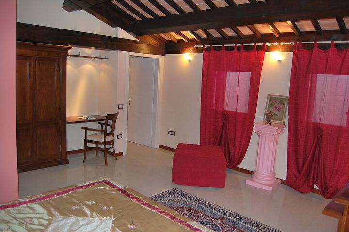 Room 5 of 44