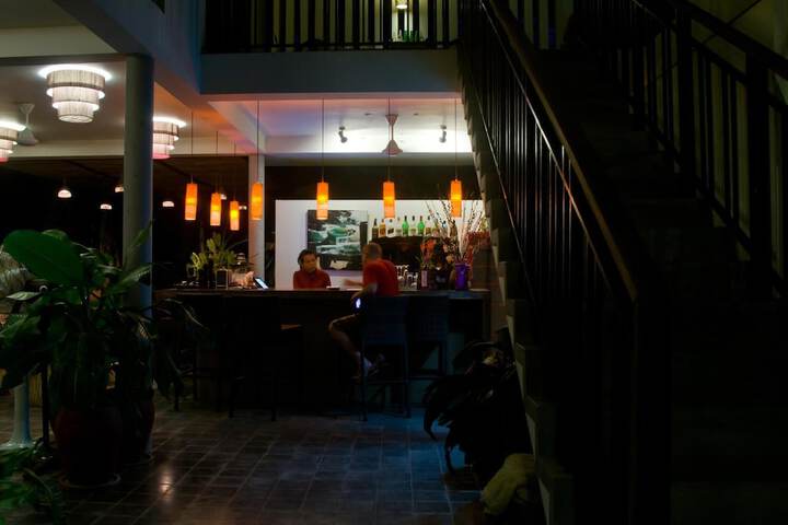 Dining 34 of 49