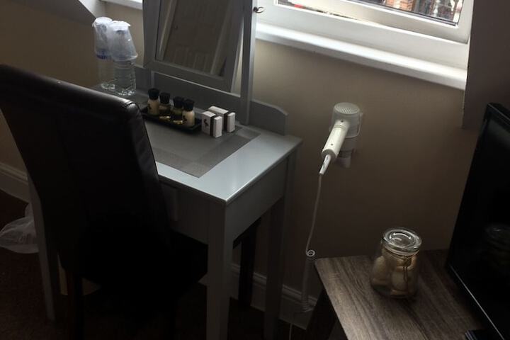 Room 15 of 25