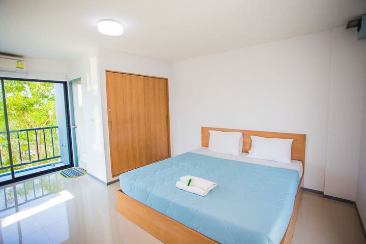 Room 5 of 43