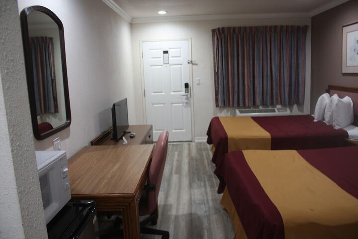 Room 17 of 37