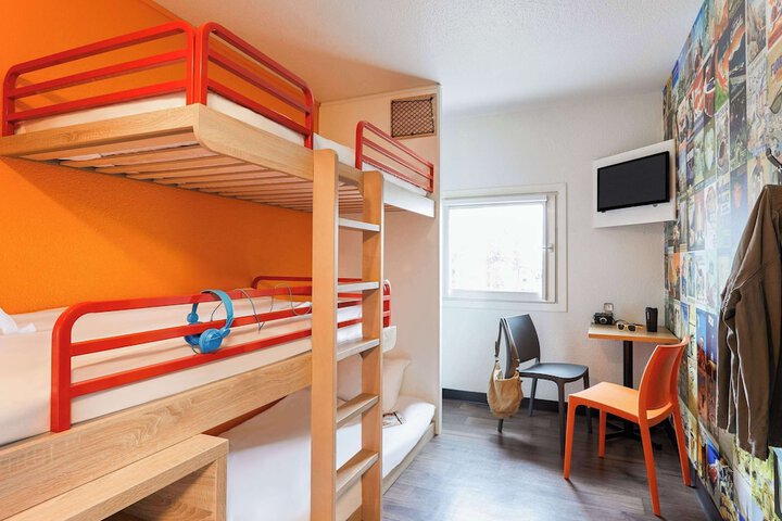 Room 13 of 69