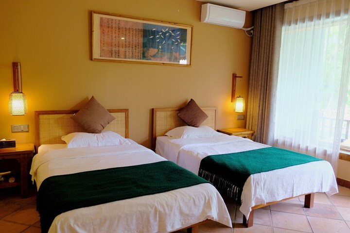 Room 13 of 111