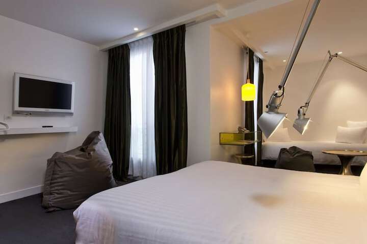 Room 11 of 34