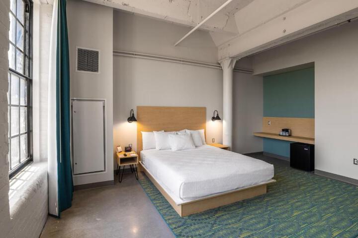 1 King Bed with Sofa Bed (11 of 11)