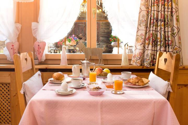 Breakfast/Coffee Service 51 of 70