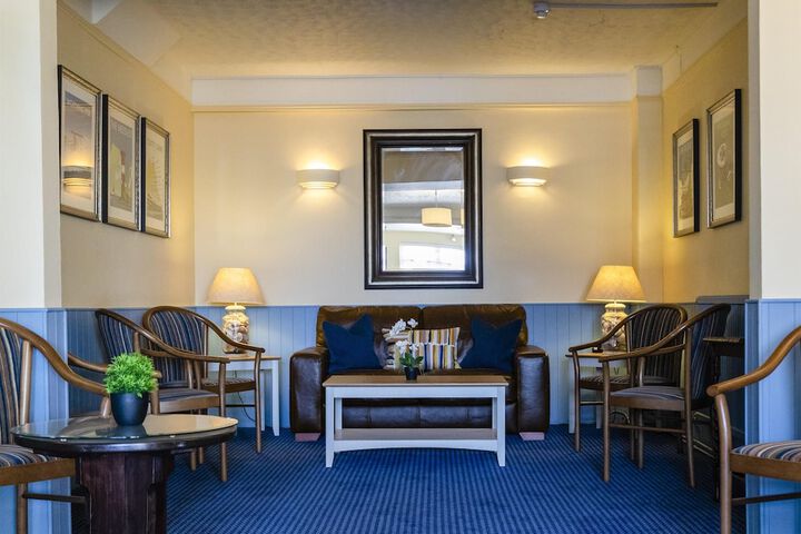 Entrance & Lobby