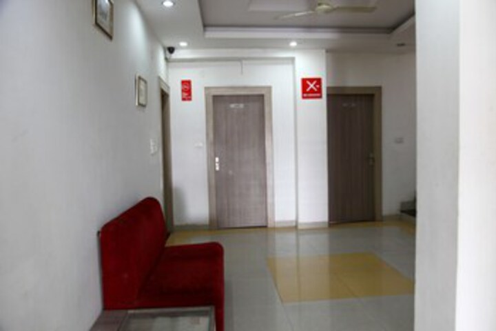 Ballroom/Hall 9 of 35