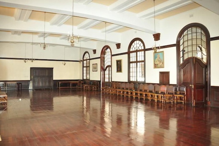 Ballroom/Hall 31 of 44