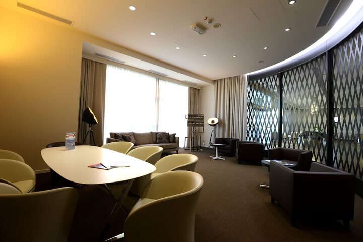 Entrance & Lobby