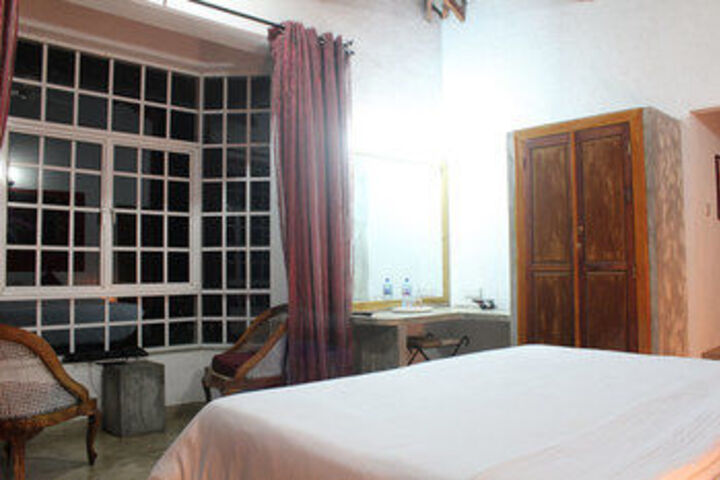 Room 9 of 39