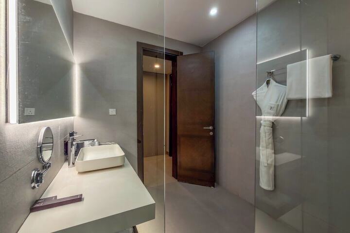 Room 108 of 179
