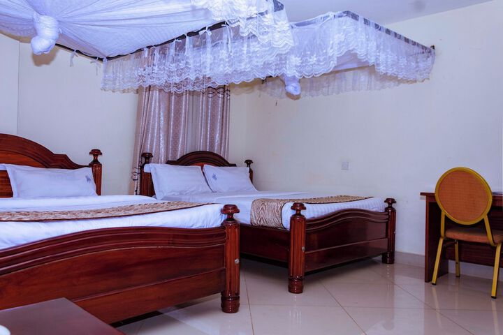 Room 16 of 35