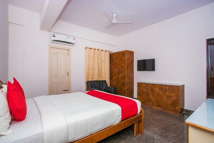 Room 2 of 17