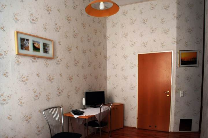 Room 10 of 15