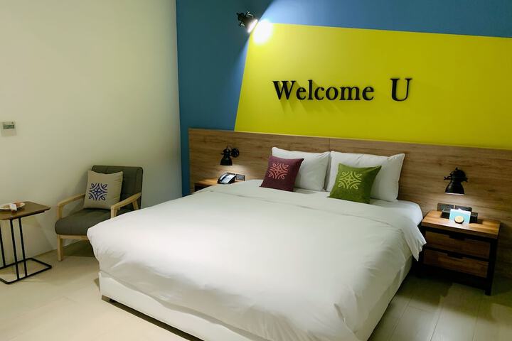 Room 33 of 66