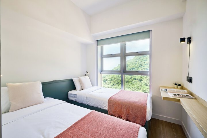 Room 12 of 34