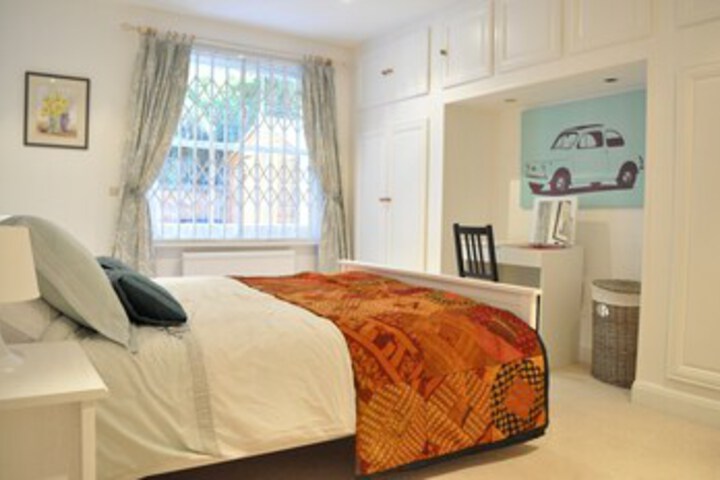 Room 12 of 19