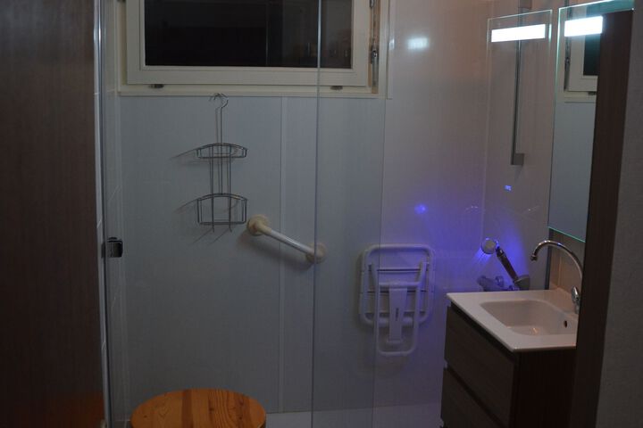 Room 4 of 26