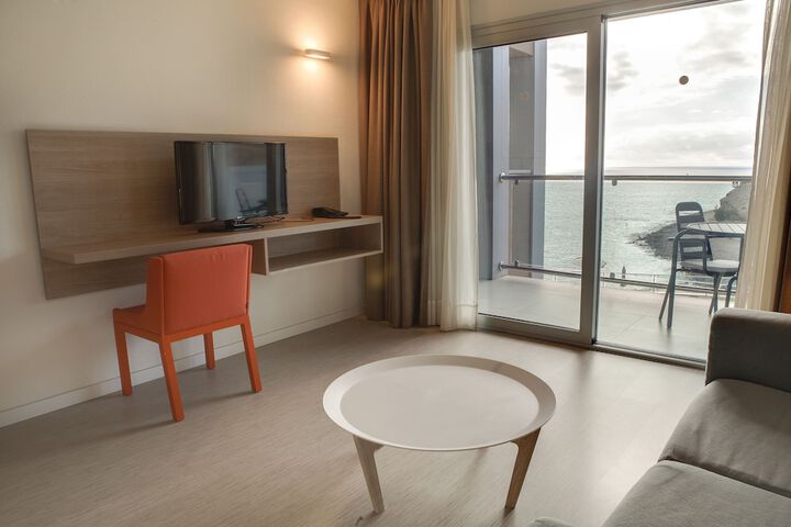 Room 7 of 35