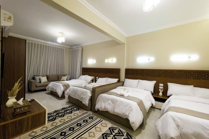 Room 12 of 74