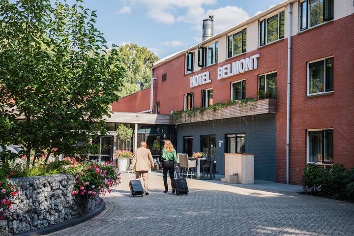 50 / 50 Hotel Belmont