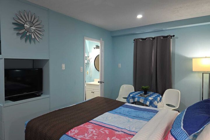 Room 10 of 32